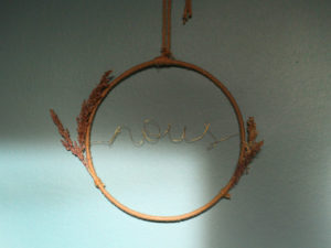 couronne-metal-deco-message-maison-diy2